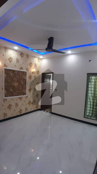 کینال گارڈن ۔ بلاک اے کینال گارڈن لاہور میں 5 کمروں کا 5 مرلہ مکان 1.7 کروڑ میں برائے فروخت۔