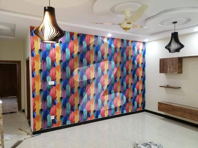 گلبرگ گرینز گلبرگ اسلام آباد میں 7 کمروں کا 10 مرلہ مکان 3.4 کروڑ میں برائے فروخت۔