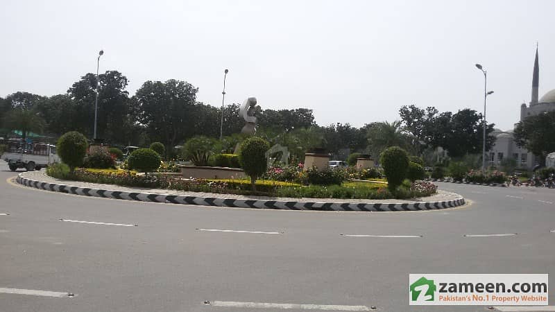 1 Kanal Plot On Ideal Location For Sale In LDA Avenue 1