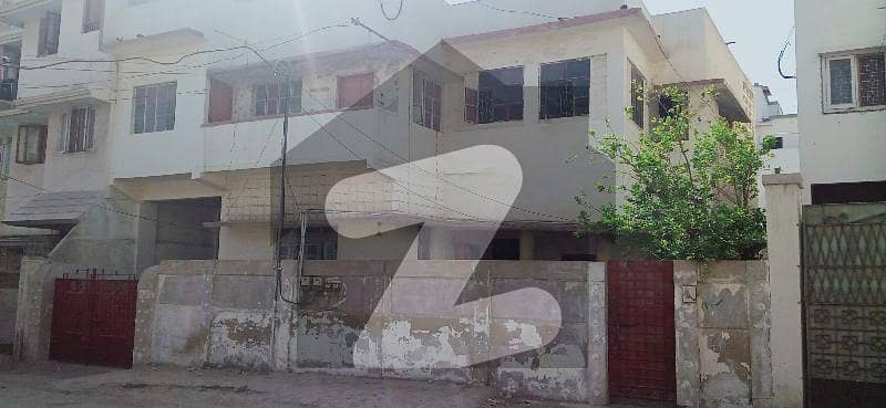 پی ای سی ایچ ایس بلاک 2 پی ای سی ایچ ایس جمشید ٹاؤن کراچی میں 6 کمروں کا 16 مرلہ مکان 8.5 کروڑ میں برائے فروخت۔