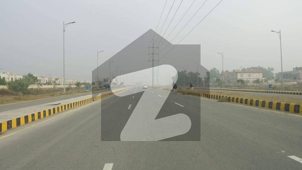 ڈی ایچ اے فیز9 پریزم - بلاک آر ڈی ایچ اے فیز9 پریزم ڈی ایچ اے ڈیفینس لاہور میں 5 مرلہ رہائشی پلاٹ 95 لاکھ میں برائے فروخت۔