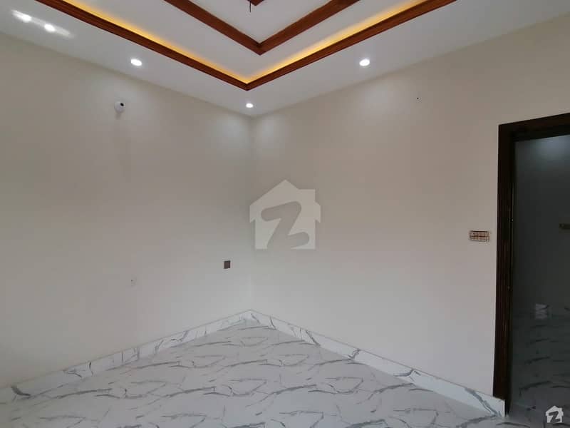عبدالستار ایدھی روڈ لاہور میں 5 کمروں کا 1 کنال مکان 5 کروڑ میں برائے فروخت۔