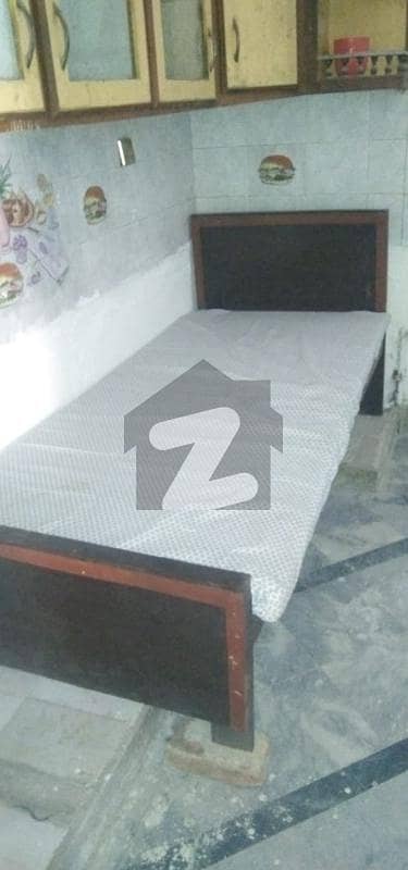 Single Room Available For Boy