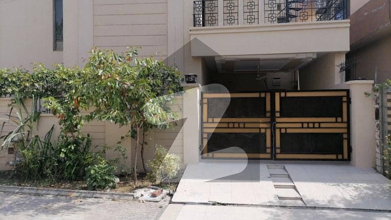 8 Marla Double Story Corner House For Sale In A Block Central Park Housing Scheme Lahore