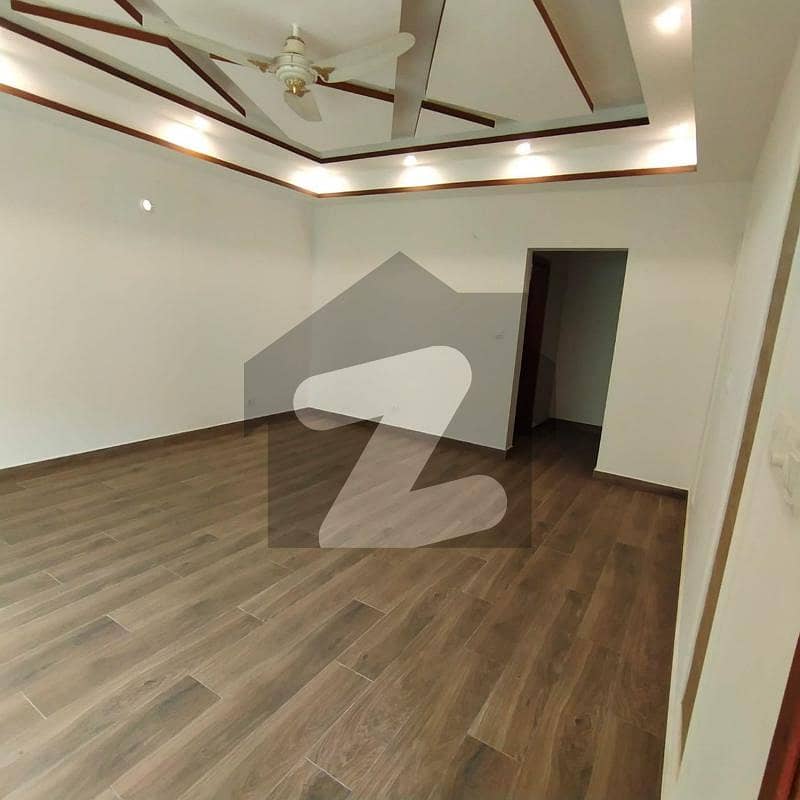 1 Kanal Pent House For Sale In Askari-11 1 Kanal Pent House For Sale In Askari-11