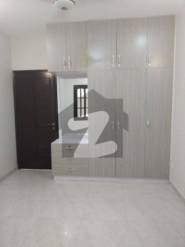 ڈی ایچ اے فیز 7 ایکسٹینشن ڈی ایچ اے ڈیفینس کراچی میں 4 کمروں کا 4 مرلہ مکان 4.15 کروڑ میں برائے فروخت۔