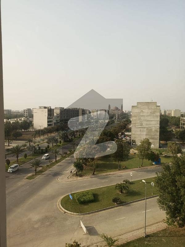 One Bed Flat Available For Rent In Nishter Block In Front Of Al Fatch