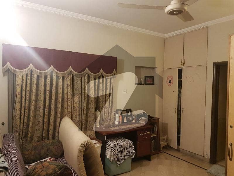 پنجاب کوآپریٹو ایمپلائز کوآپریٹو ہاؤسنگ سوسائٹی پائن ایونیو لاہور میں 4 کمروں کا 10 مرلہ مکان 2.5 کروڑ میں برائے فروخت۔