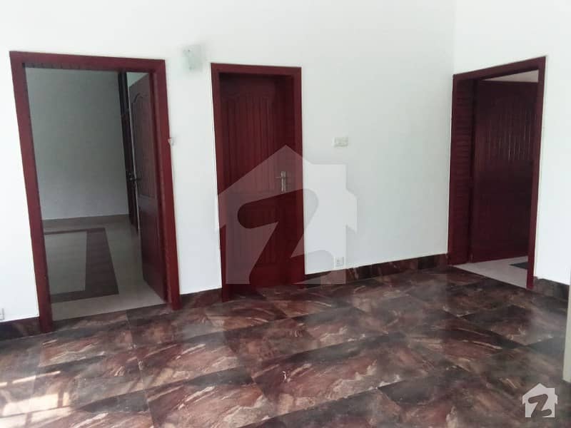 House Sized 4500 Square Feet In F-6 Markaz