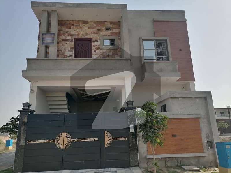 A Good Option For Sale Is The House Available In Ittehad City In Sahiwal