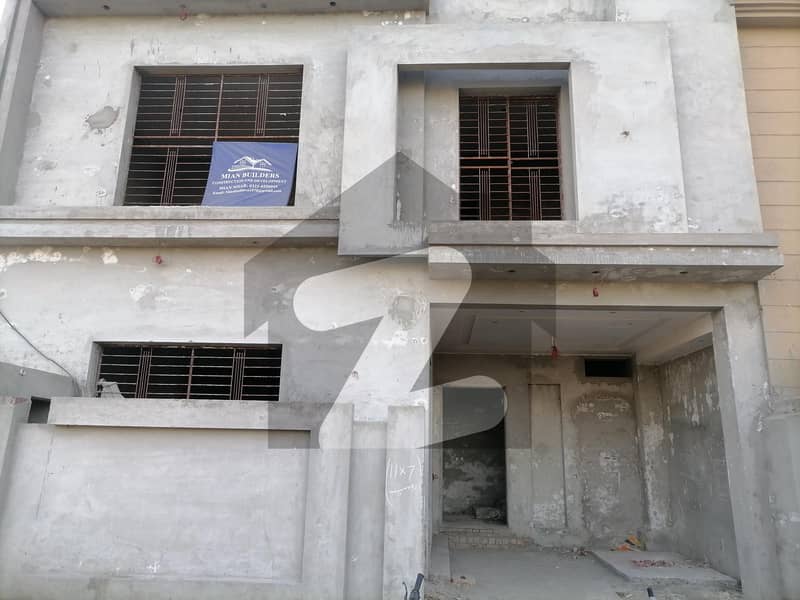 نشیمنِ اقبال فیز 2 نشیمنِ اقبال لاہور میں 5 کمروں کا 10 مرلہ مکان 2 کروڑ میں برائے فروخت۔