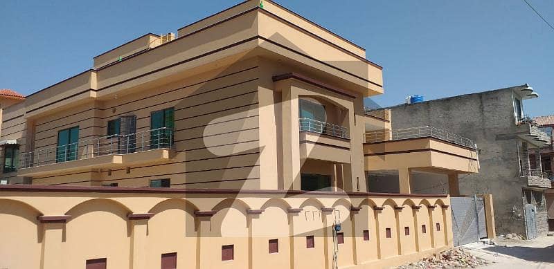 1 Kanal Beautiful House With All Facilities For Rent