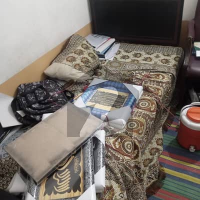 Room For Rent Situated In Shershah Colony - Ichra A One Boys Hostel