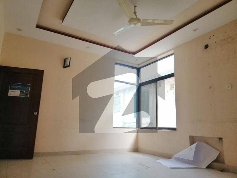 20 Marla Independent House Available For Rent In Garden Town