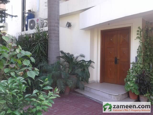 House  For Rent Near Main Boulevard Gulberg Lahore