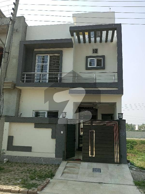 Vital EE 600 Ft House 3 Bed Rooms 1 Kitchen 4 Bath Rooms Brand New