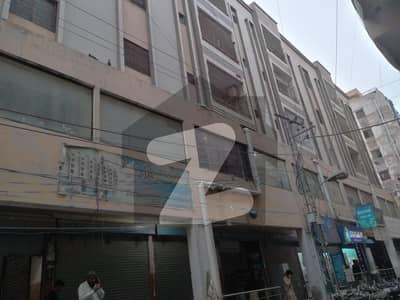 بوہری بازار حیدر آباد میں 2 کمروں کا 6 مرلہ فلیٹ 67.5 لاکھ میں برائے فروخت۔