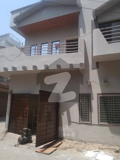 House Over 4  Marla Land Area In Salli Town - Lahore Available