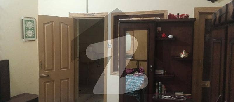 کوری روڈ اسلام آباد میں 8 کمروں کا 6 مرلہ مکان 1.95 کروڑ میں برائے فروخت۔