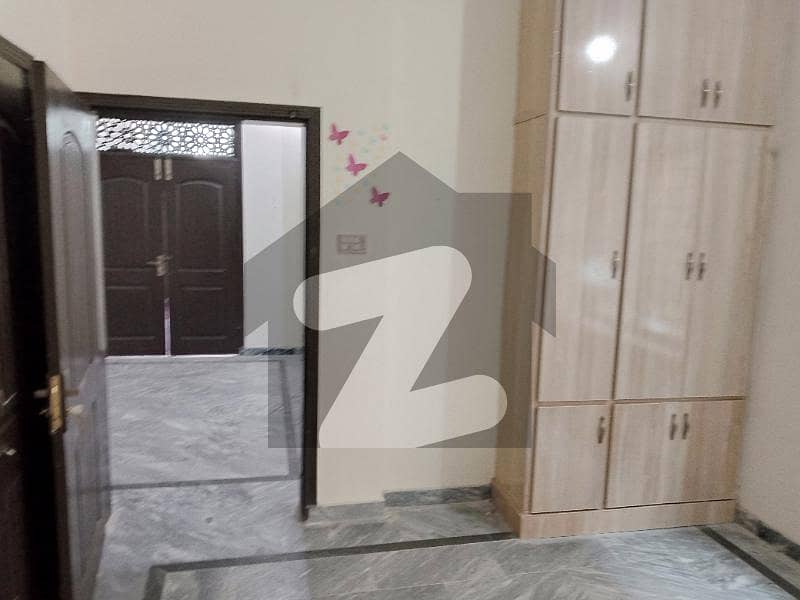 شلے ویلی راولپنڈی میں 4 کمروں کا 6 مرلہ مکان 60 ہزار میں کرایہ پر دستیاب ہے۔