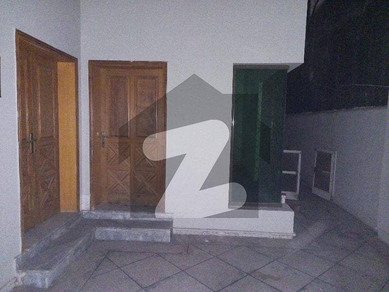 کینال ویو بلاک سی کینال ویو لاہور میں 6 کمروں کا 10 مرلہ مکان 2.75 کروڑ میں برائے فروخت۔