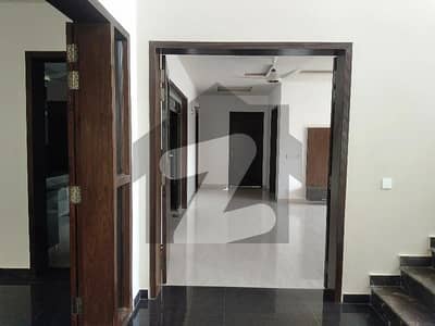 ایڈن سٹی ایڈن لاہور میں 5 کمروں کا 1 کنال مکان 5.75 کروڑ میں برائے فروخت۔