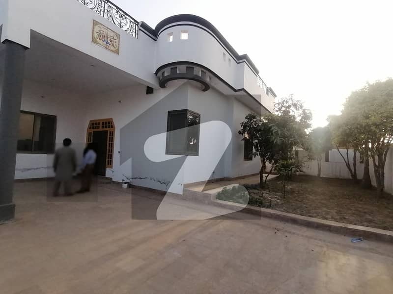 Well-constructed Prime Location Farm House Available For sale In Marala Road