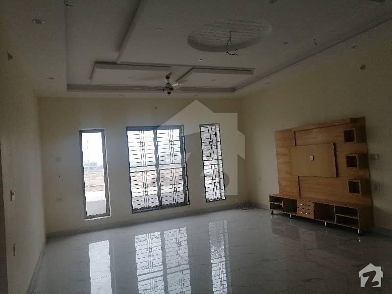 10 Marla Portion For Rent DC Colony, Gujranwala ID37739655