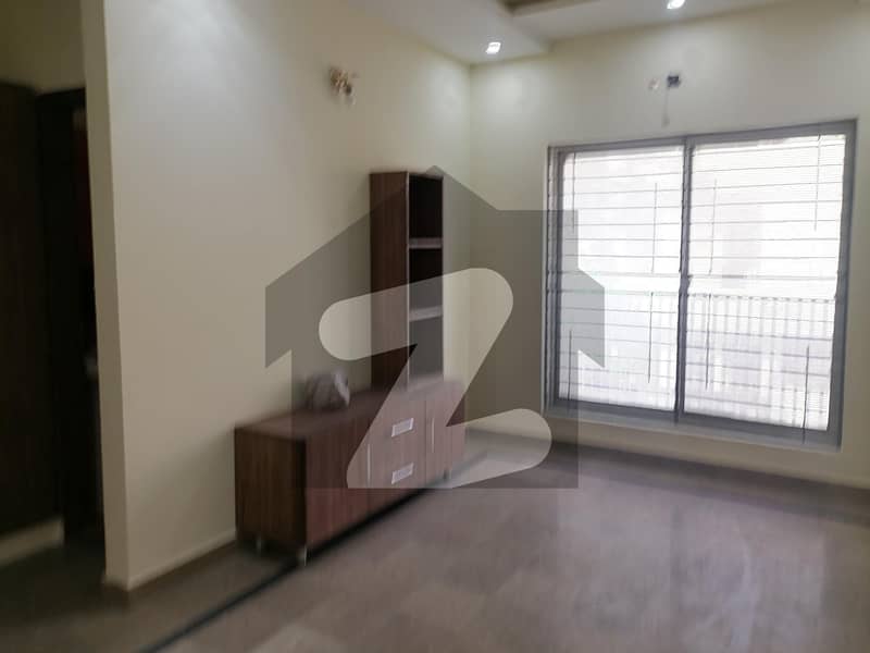 10 Marla House For rent In Shadab Garden