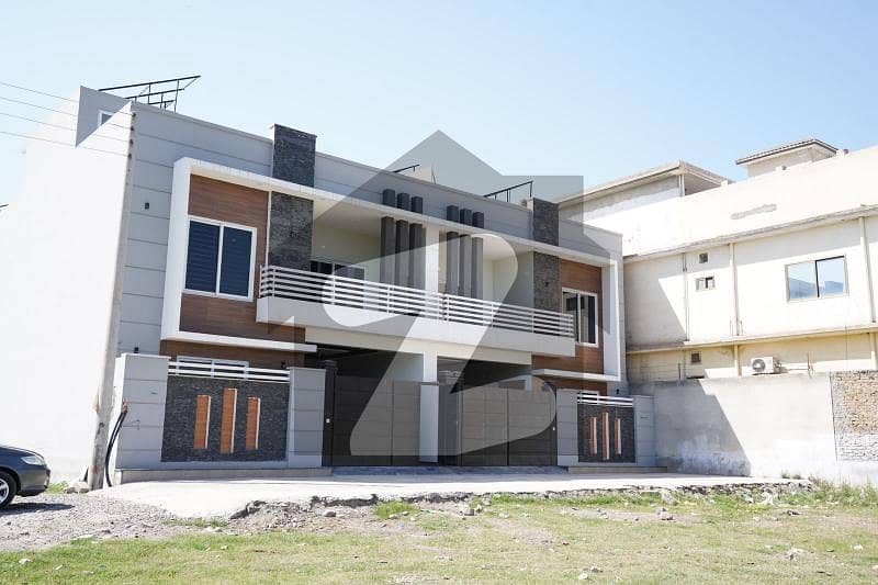 ارباب کاٹیجز ورسک روڈ پشاور میں 6 کمروں کا 5 مرلہ مکان 2.5 کروڑ میں برائے فروخت۔