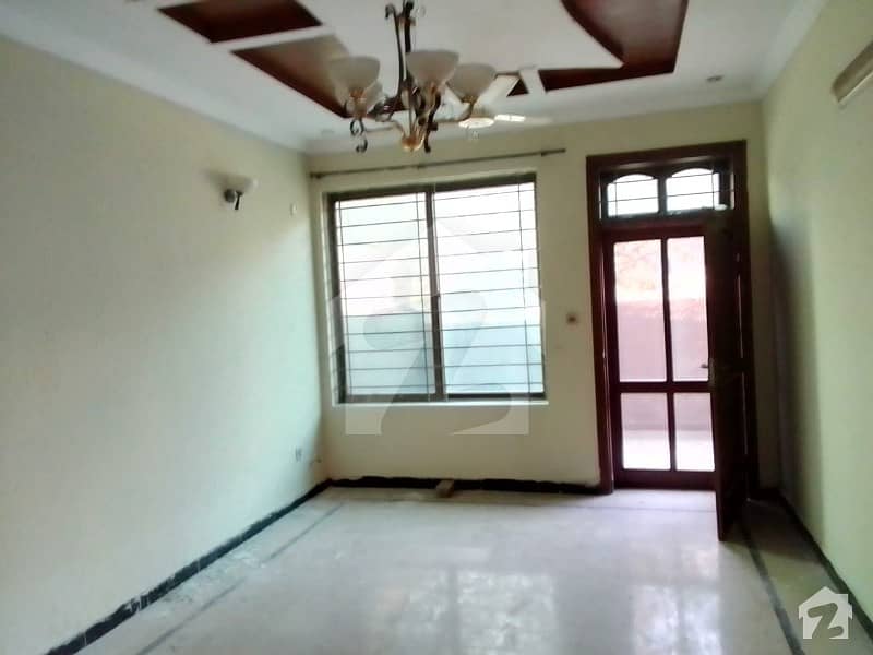 Ground Portion Of 8 Marla For Rent