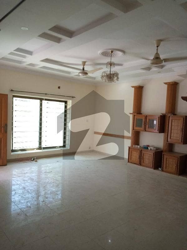 Good Condition Single Storey Type House For Rent In Police Foundation