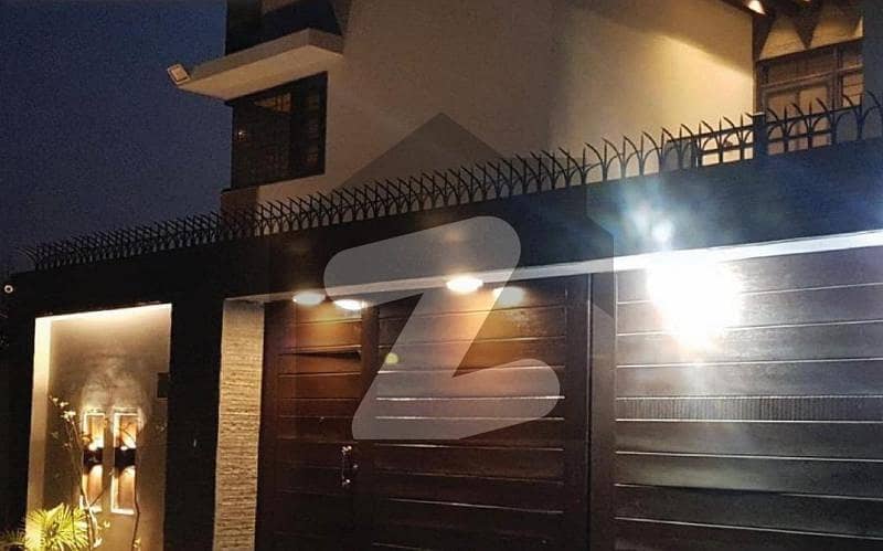 ڈی ایچ اے فیز 7 ایکسٹینشن ڈی ایچ اے ڈیفینس کراچی میں 5 کمروں کا 12 مرلہ مکان 6.75 کروڑ میں برائے فروخت۔