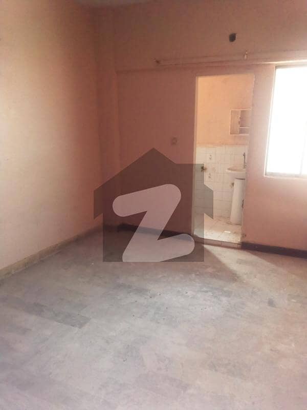 A 400 Square Feet Flat Is Up For Grabs In Gulistan-E-Jauhar