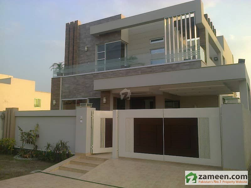 10 Marla Brand New Amazing Bungalow With Basement For Sale In 270 Lac