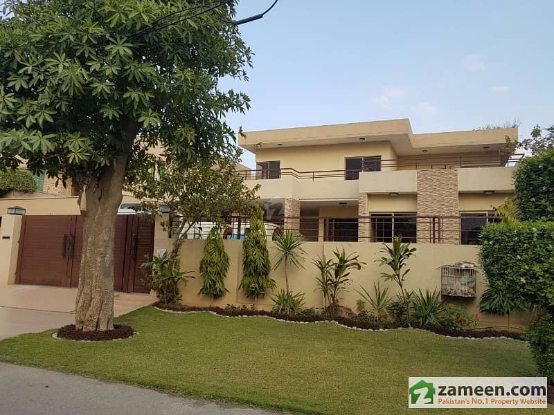 ڈی ایچ اے فیز 2 - بلاک ایس فیز 2 ڈیفنس (ڈی ایچ اے) لاہور میں 4 کمروں کا 1 کنال مکان 3.1 کروڑ میں برائے فروخت۔