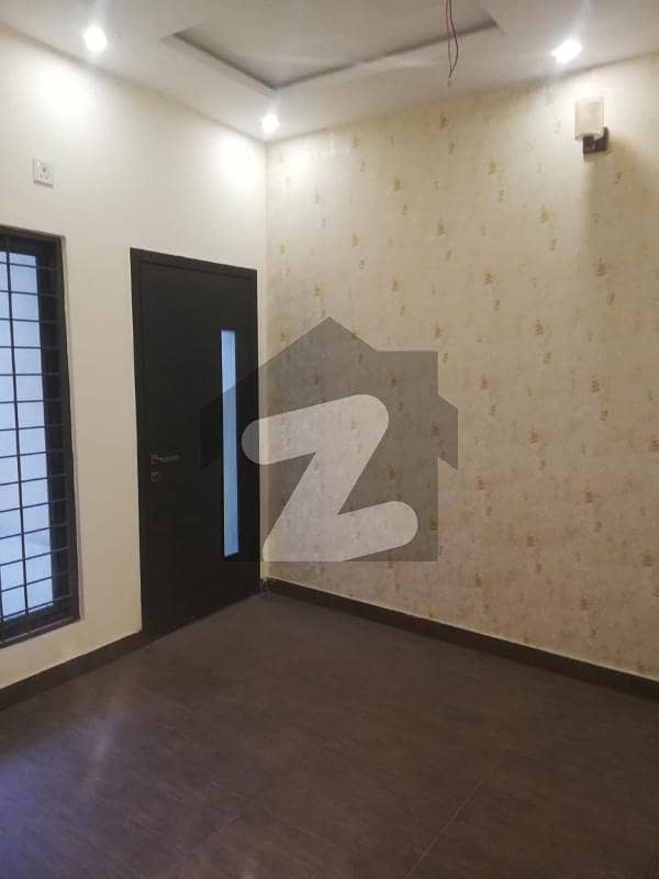 جوہر ٹاؤن فیز 2 - بلاک آر1 جوہر ٹاؤن فیز 2 جوہر ٹاؤن لاہور میں 5 کمروں کا 5 مرلہ مکان 1.85 کروڑ میں برائے فروخت۔