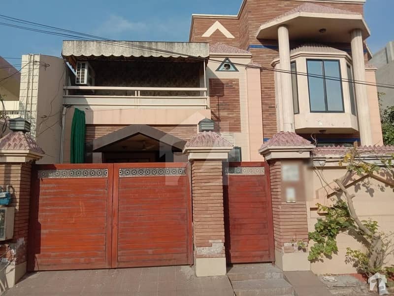 14 Marla House Ideally Situated In Khayaban Colony