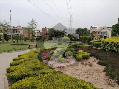 الجلیل گارڈن ۔ بلاک سی الجلیل گارڈن لاہور میں 5 مرلہ رہائشی پلاٹ 36 لاکھ میں برائے فروخت۔