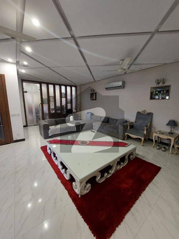 ڈیوائن گارڈنز لاہور میں 4 کمروں کا 15 مرلہ مکان 4.5 کروڑ میں برائے فروخت۔