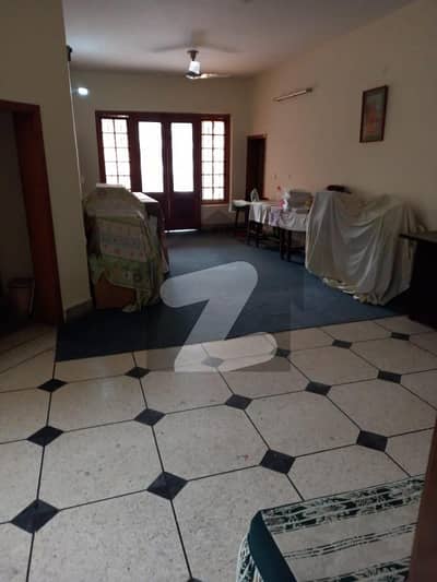 Kanal 2.5 Storey House Is Available For Sale