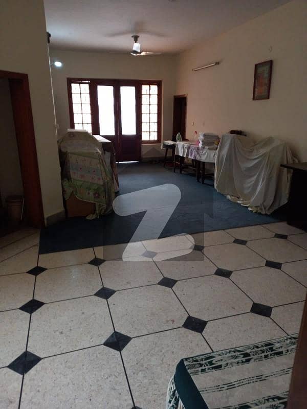 گلزارِ قائد ہاؤسنگ سوسائٹی راولپنڈی میں 7 کمروں کا 1 کنال مکان 4 کروڑ میں برائے فروخت۔