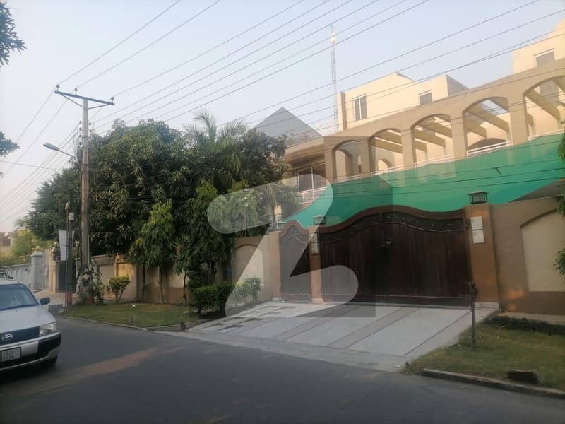 2 Kanal House In Only Rs. 110,000,000