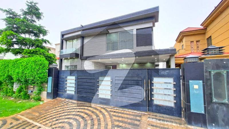 One Kanal Ultra Modern Luxurious Bungalow Near Golf Community