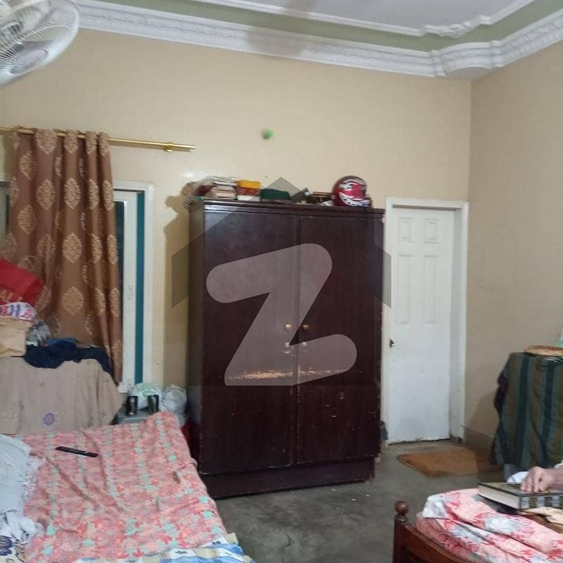 ماڈل کالونی بِن قاسم ٹاؤن کراچی میں 10 کمروں کا 10 مرلہ مکان 4 کروڑ میں برائے فروخت۔
