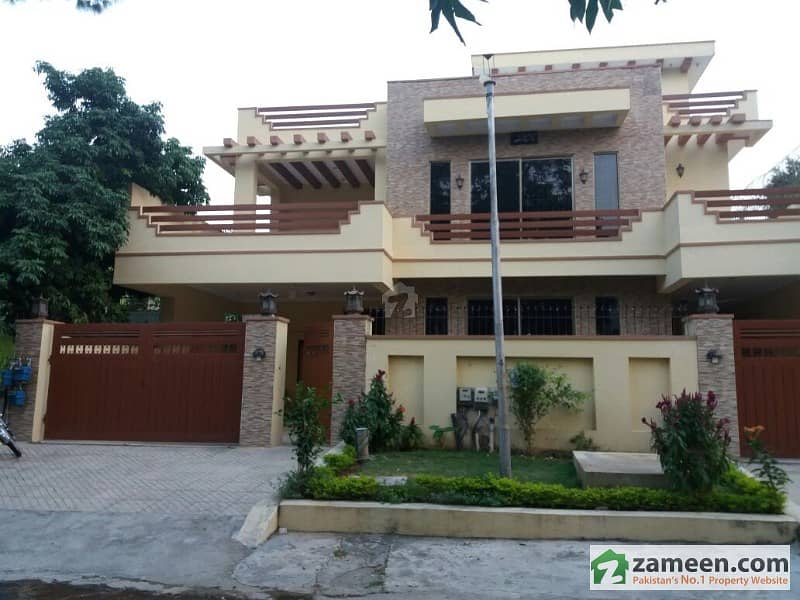 Beautiful New Triple Storey House in F83 Beautiful New Triple Storey House in F83