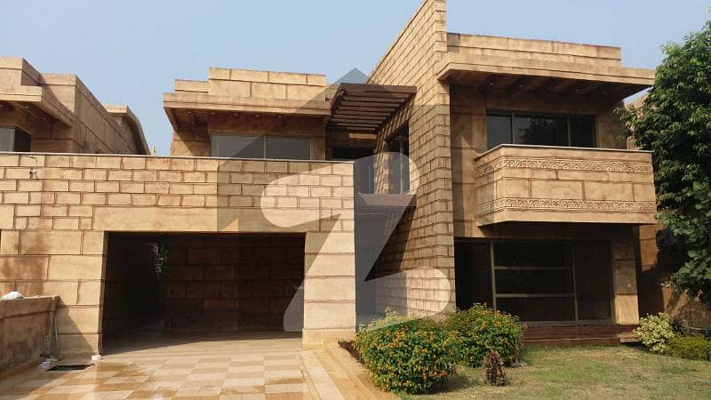 48 Marla Luxuries Meadows Villa Available For Sale In Bahria Town Lahore
