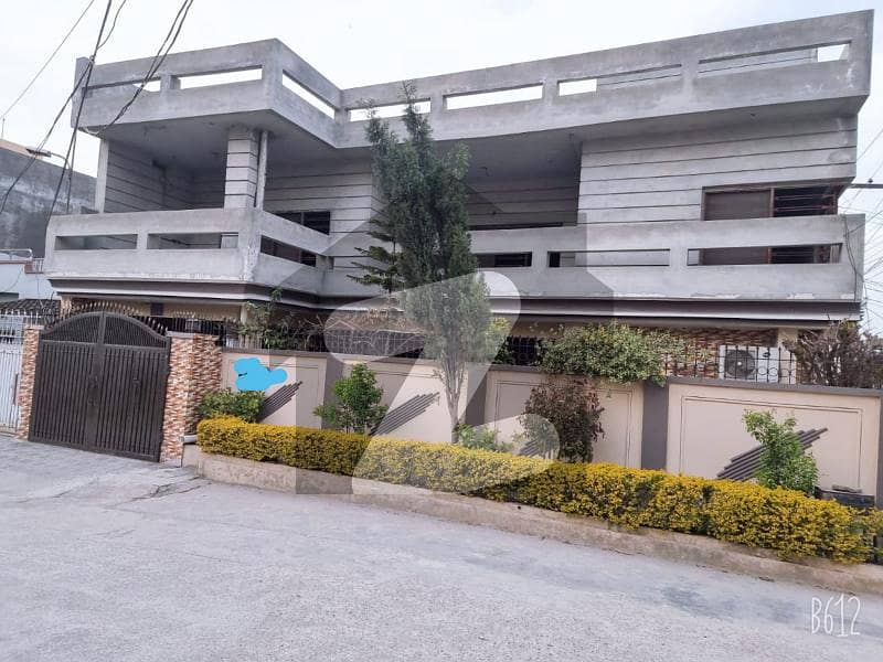 اڈیالہ روڈ راولپنڈی میں 6 کمروں کا 10 مرلہ مکان 2.25 کروڑ میں برائے فروخت۔