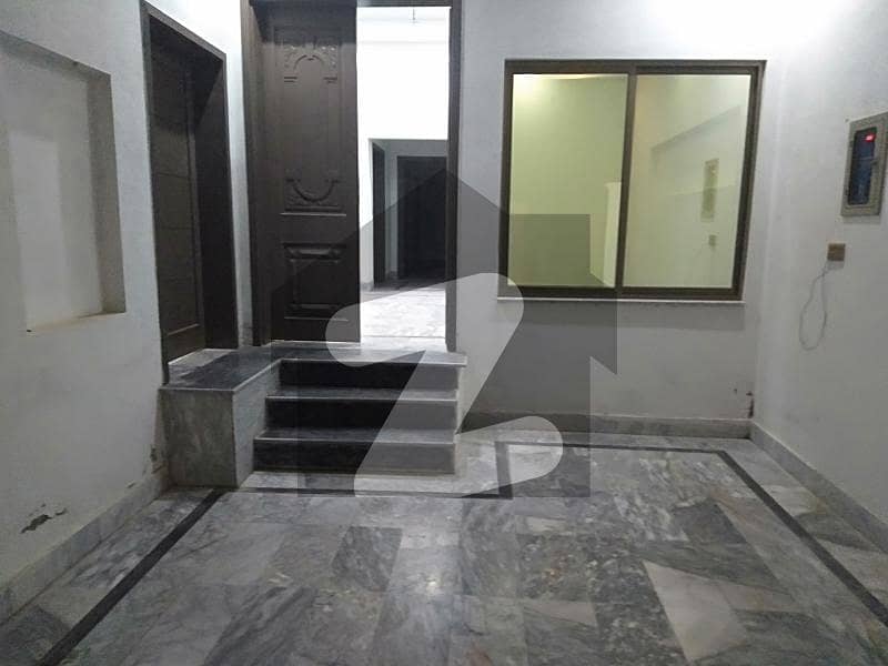 Ideally Located House Of 1800 Square Feet Is Available For Sale In Faisalabad