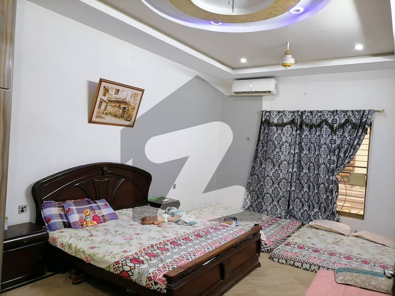 گلستان کالونی ساہیوال میں 2 کمروں کا 6 مرلہ مکان 70 لاکھ میں برائے فروخت۔